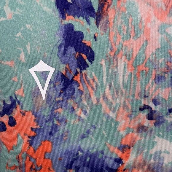 ivivva by Lululemon Wild Daze Grapefruit Rhythmic Crop Legging - Picture 6 of 9